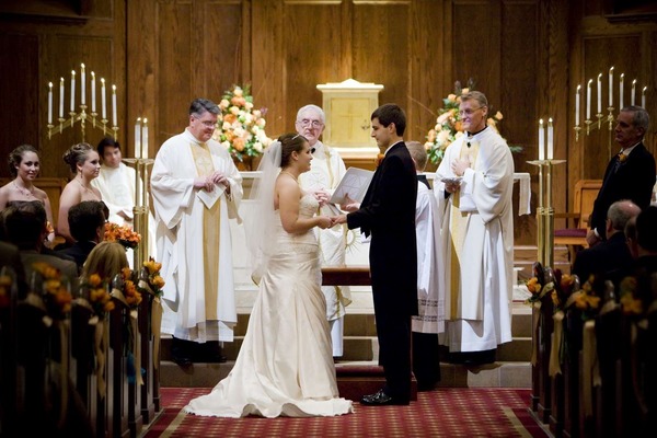 Tying the Knot: How to Find the Perfect Wedding Officiant with Engaged Indiana